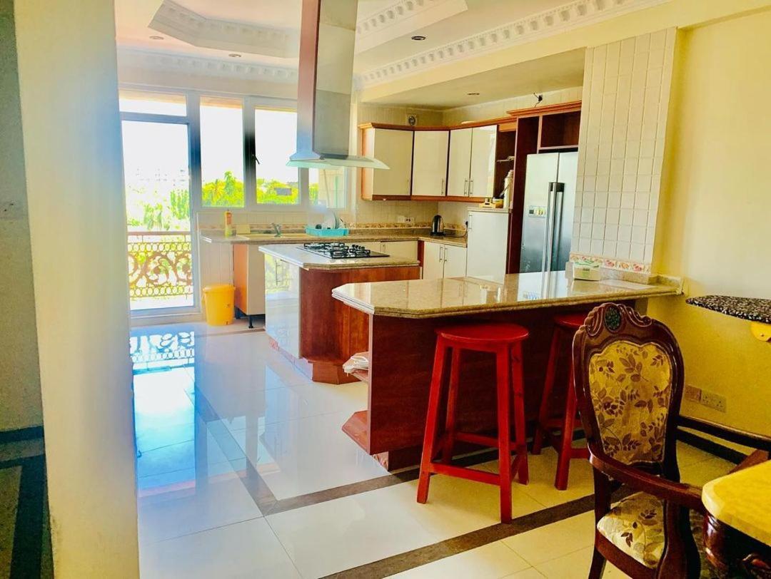 Masaki-Sea View 2-Bedroom Apt With Free Wi-Fi ダル・エス・サラーム エクステリア 写真